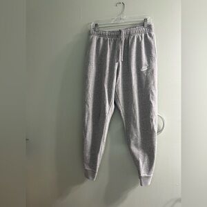 Nike Sportswear Club Fleece Joggers in grey heather embroidered snap pocket
